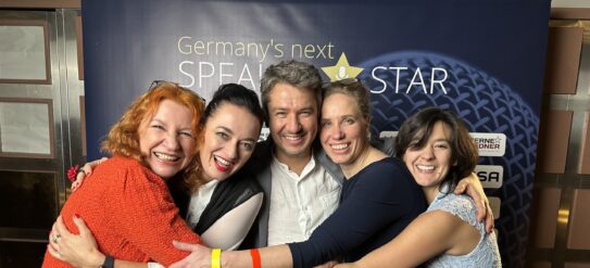 Silvia Agha-Schantl in der Jury beim Germany's Next Speaker Star 2023 in der Jahrhunderthalle Frankfurt